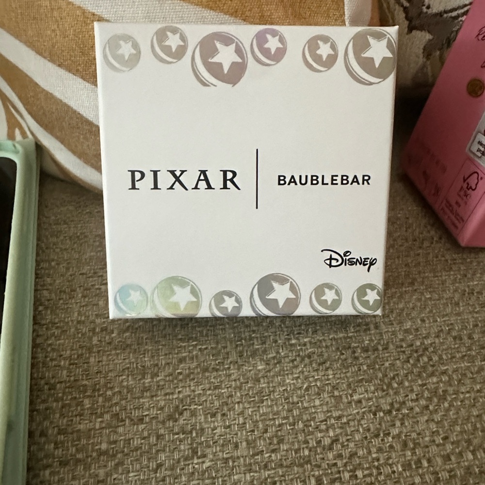 BaubleBar Pixar Pig Lucky #1 Penny Earrings‎ - Pink and Gold New In Gift Box - Picture 2 of 5